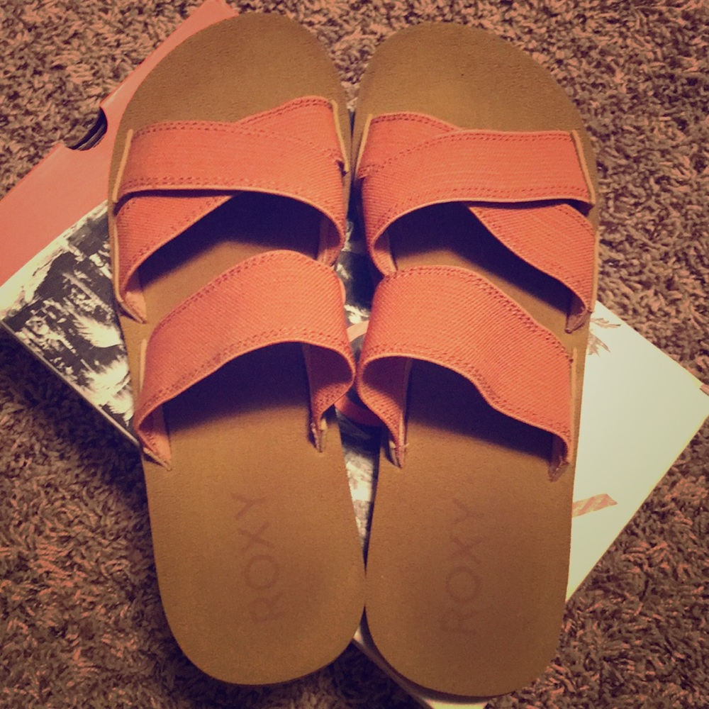 Roxy Shoes- Size 10W